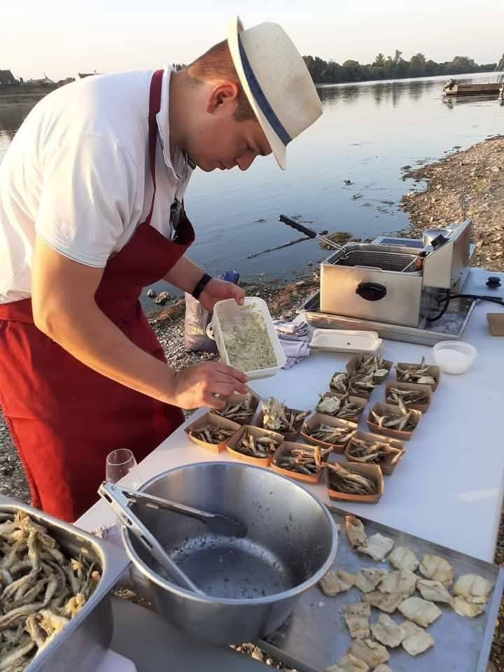 Soirée friture de Loire avec un Chef cuisinier sur le bateau